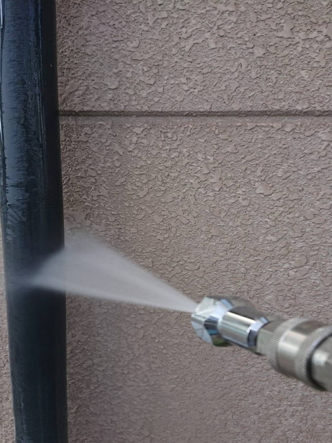 外壁塗装前　高圧洗浄　雨樋