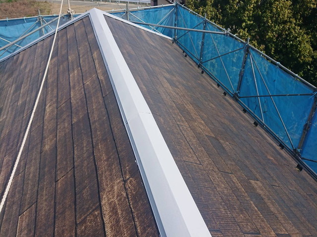 群馬県玉村町でスレート屋根の下塗り作業を行いました。