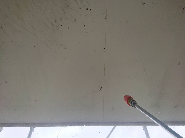 高圧洗浄　軒天井
