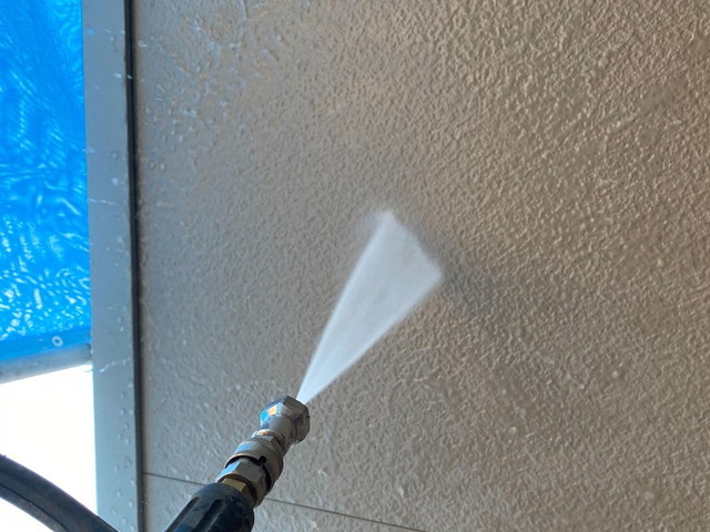 外壁塗装　高圧洗浄作業