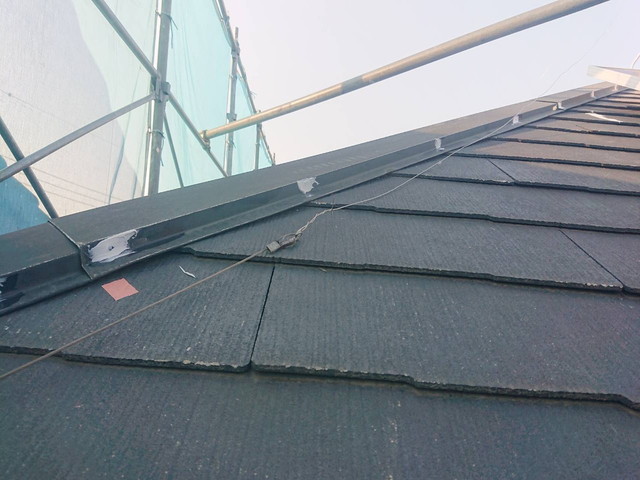 屋根塗装工事　棟板金釘　コーキング処理