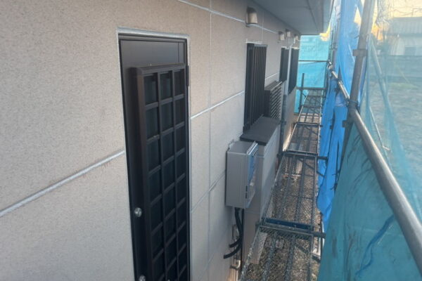 シーリング充填作業