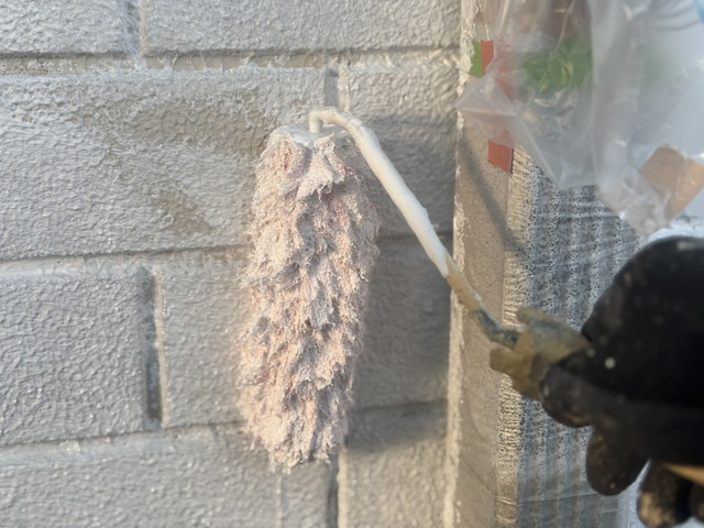 外壁下塗り作業