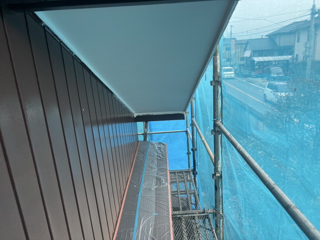 軒天井塗装作業