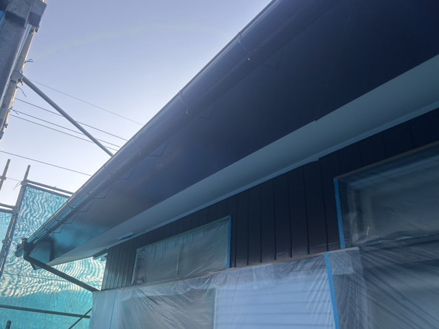 破風板塗装作業