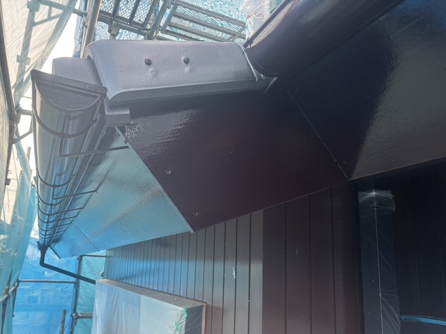 破風板塗装作業
