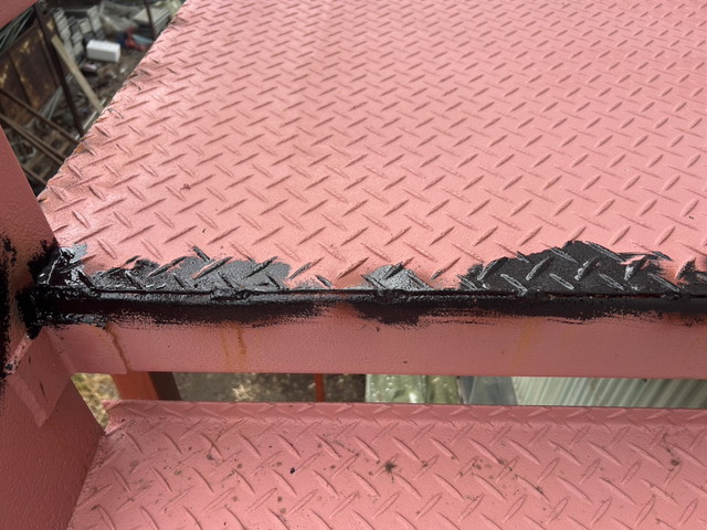 階段中塗り作業